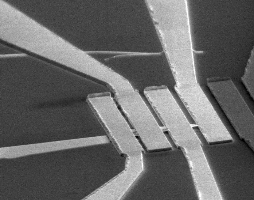 Image - Our suspended graphene device